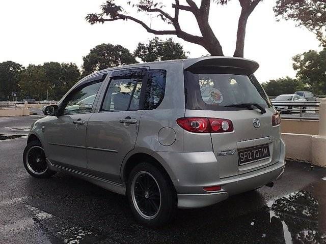 2004 Mazda Demio