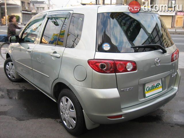 2004 Mazda Demio