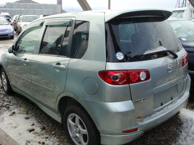 2004 Mazda Demio