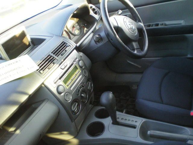 2004 Mazda Demio