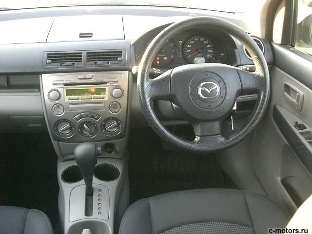 2004 Mazda Demio