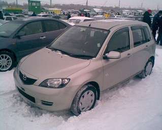 2004 Mazda Demio