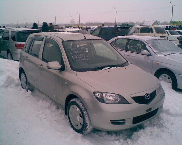 2004 Mazda Demio