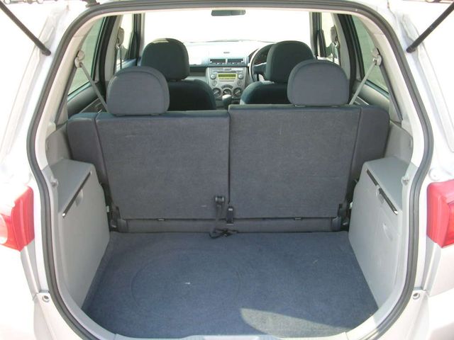 2004 Mazda Demio