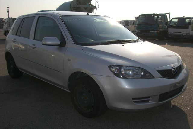 2004 Mazda Demio