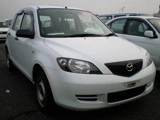 2004 Mazda Demio