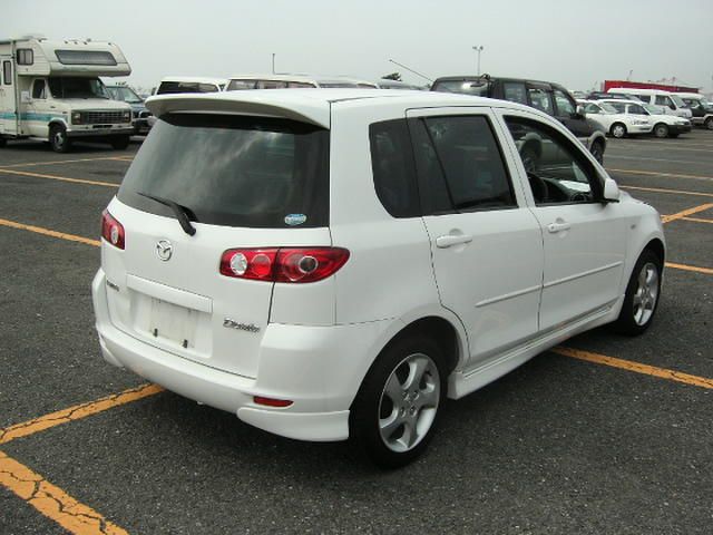 2004 Mazda Demio