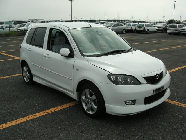 2004 Mazda Demio