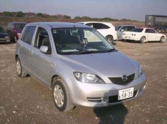 2004 Mazda Demio