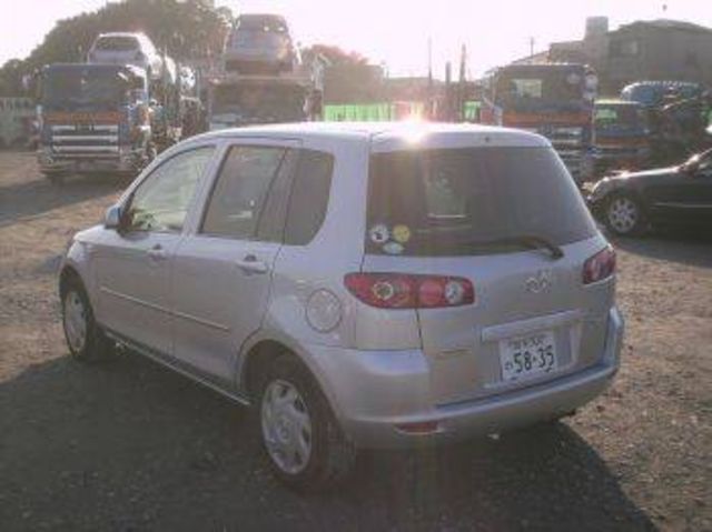 2004 Mazda Demio