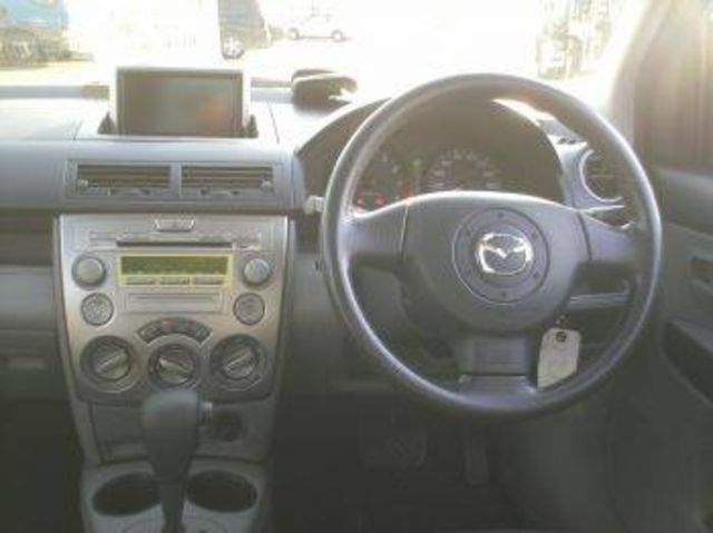 2004 Mazda Demio