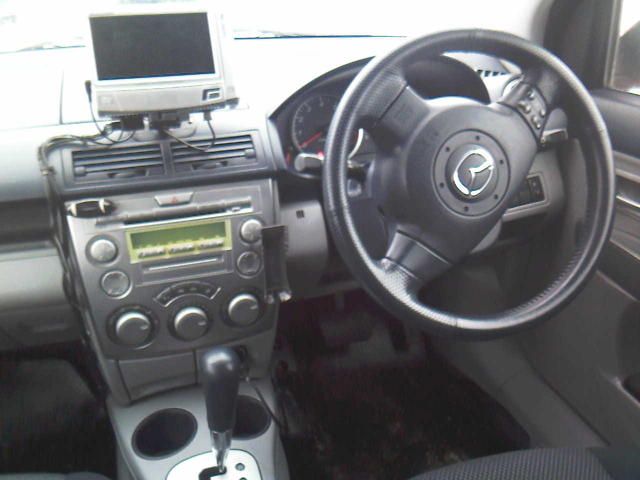 2004 Mazda Demio