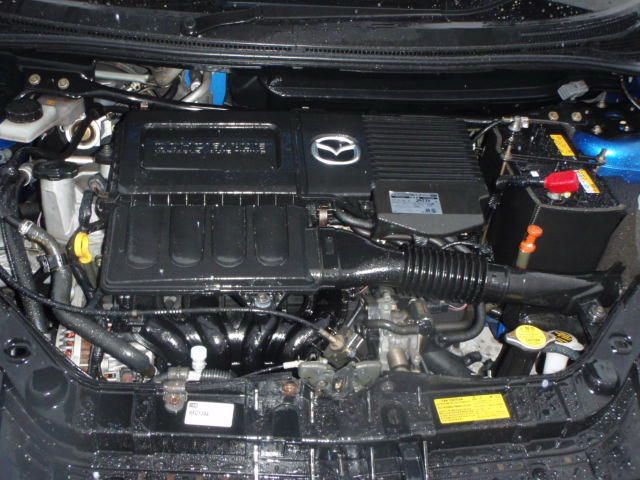 2004 Mazda Demio