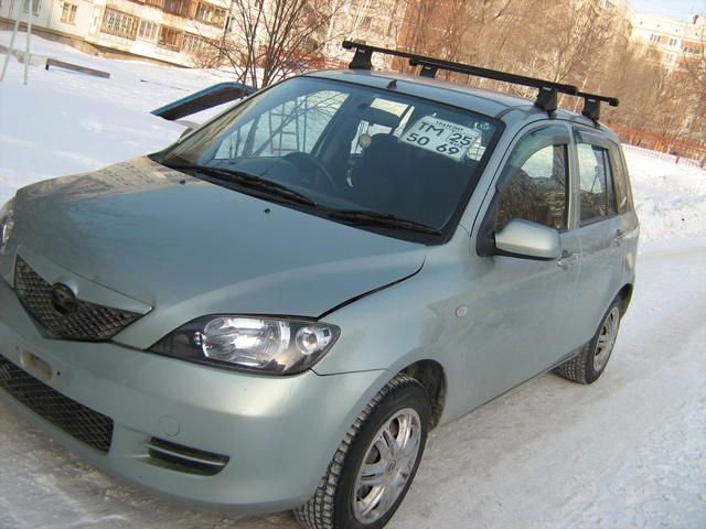 2004 Mazda Demio