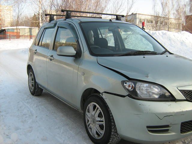 2004 Mazda Demio