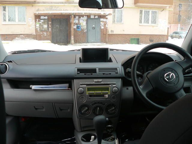 2004 Mazda Demio
