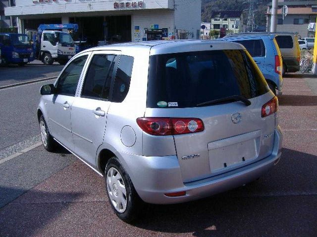 2004 Mazda Demio