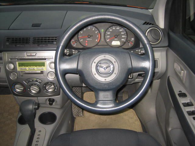2004 Mazda Demio