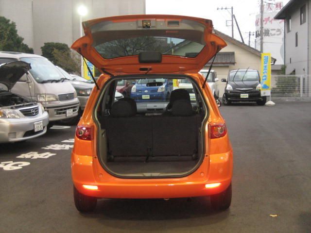 2004 Mazda Demio