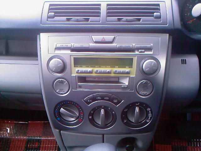 2004 Mazda Demio