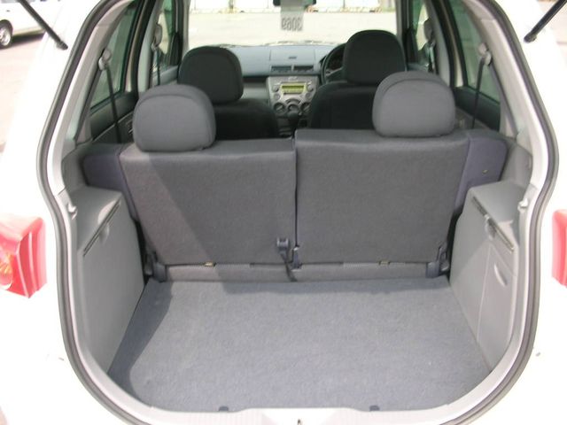 2004 Mazda Demio