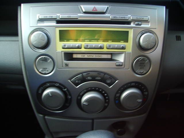 2004 Mazda Demio