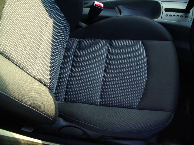 2004 Mazda Demio