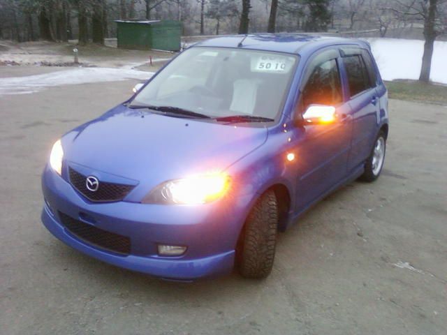 2004 Mazda Demio