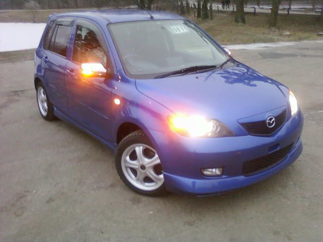 2004 Mazda Demio
