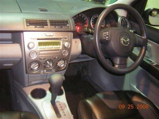 2004 Mazda Demio