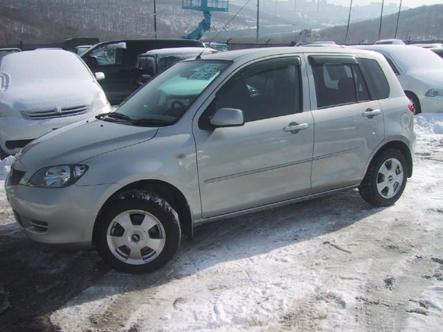 2004 Mazda Demio