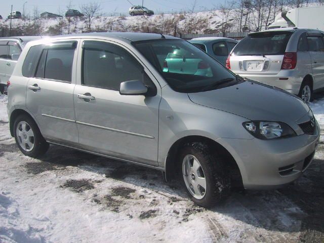 2004 Mazda Demio