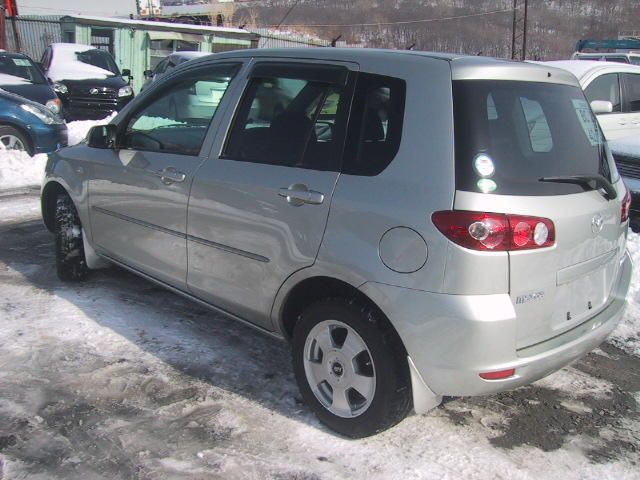 2004 Mazda Demio