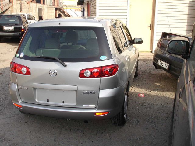 2004 Mazda Demio