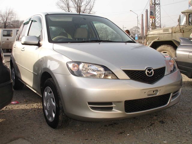 2004 Mazda Demio