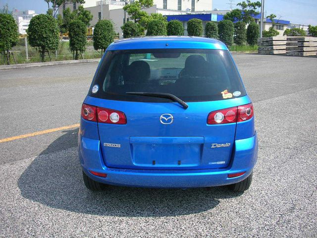 2004 Mazda Demio