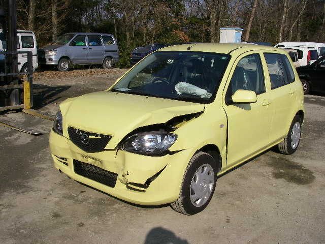 2004 Mazda Demio