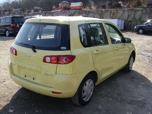 2004 Mazda Demio