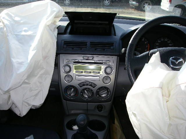 2004 Mazda Demio