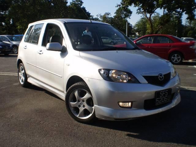 2004 Mazda Demio