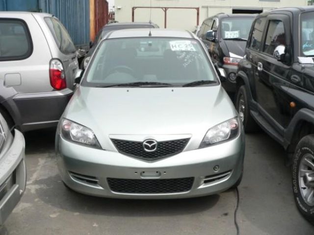 2004 Mazda Demio