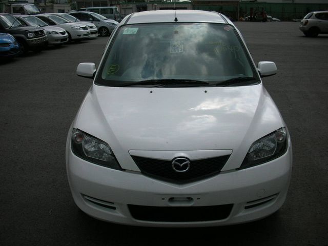 2004 Mazda Demio