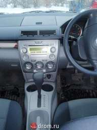2004 Mazda Demio Photos