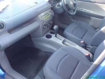 2004 Mazda Demio Pictures