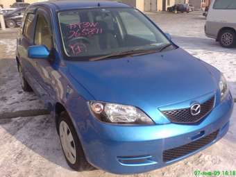 2004 Mazda Demio Pictures