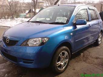2004 Mazda Demio Pictures