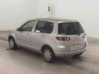 2004 Mazda Demio Photos