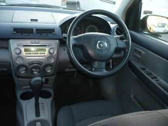 2004 Mazda Demio Photos