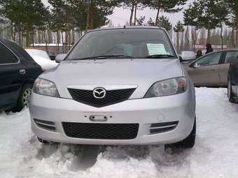 2004 Mazda Demio Pictures