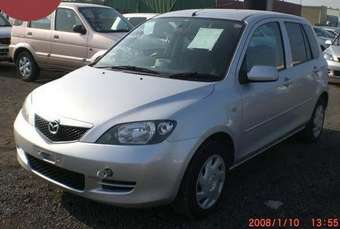 2004 Mazda Demio Pictures